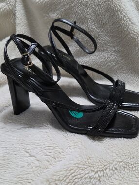 Aldo Black Strappy Block-Heel Sandals with Ankle Buckle Size 7.5